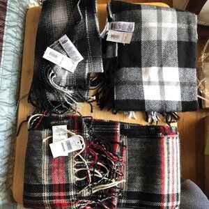 Scarfs (Lot of 3)